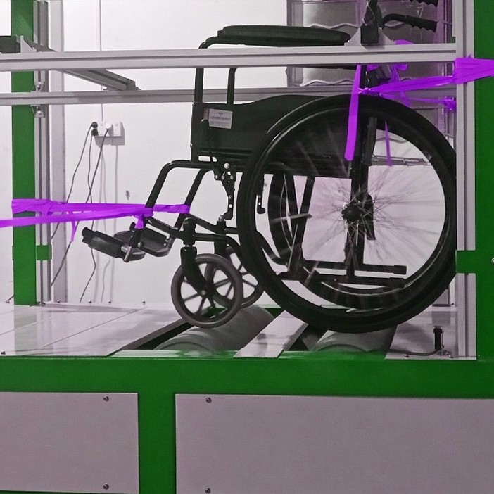 輪椅車(chē)雙輥疲勞測(cè)試機(jī).JPG